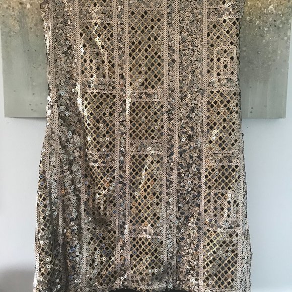 🇮🇹 Save the Queen Sequined Dress (NWT) - Picture 8 of 16